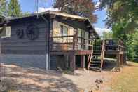 Lain-lain Beautiful and Cozy Wooden Chalet With a Beautiful Large Enclosed Garden