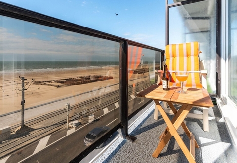 อื่นๆ Contemporary Apartment in Oostende With Balcony