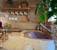 Khác 6 Romantic Mobile Home in Daverdisse With Bubble Bath