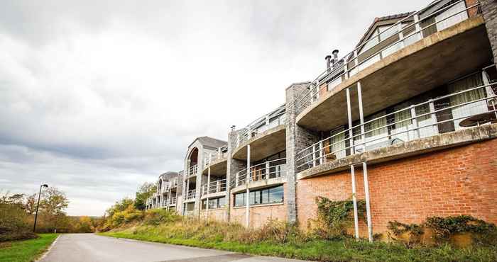 Lainnya Apartment Chateau Castelnau on a Golf Course in Durbuy