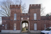 Others Mystique Apartment in Kruibeke at Wissekerke Castle