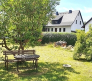 Others 4 Holiday Home in Bernstadt auf dem Eigen With Garden