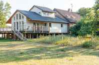 Khác Quiet Holiday Home in Winsen an der Aller With Large Balcony