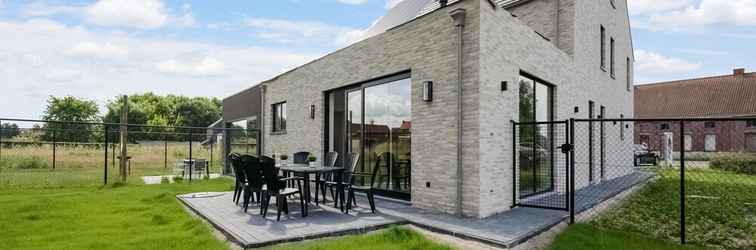 Lainnya Modern Holiday Home in Ronse With Garden