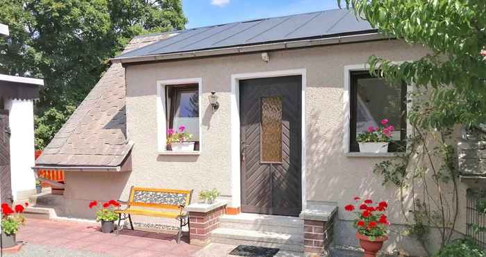 Lainnya Compact Holiday Home in Bad Elster With Terrace