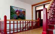 Others 4 Charming Flat on two Floors in a Villa With a Park in Grossschirma