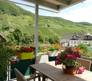 อื่นๆ 6 Pretty Flat in Trittenheim Between the Vines and the Moselle