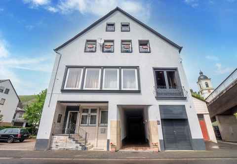 Others Spacious Holiday Home in Kinheim With Balcony