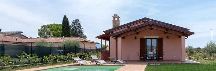 Others Modern Villa With Swimming Pool in Spello