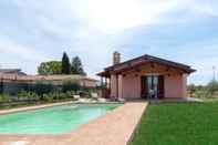 Others Modern Villa With Swimming Pool in Spello