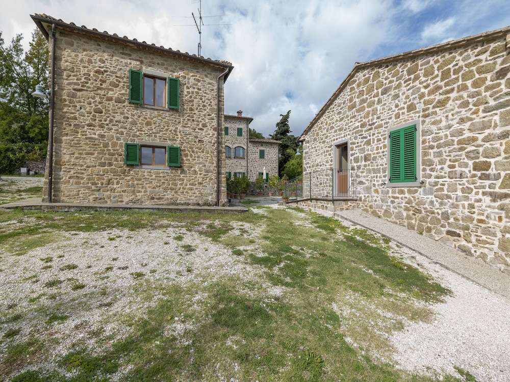 Medieval Farmhouse in Caprese Michelangelo With Terrace Book