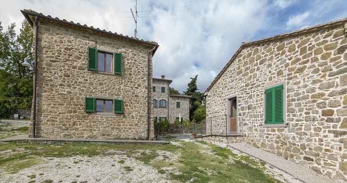 Others Medieval Farmhouse in Caprese Michelangelo With Terrace