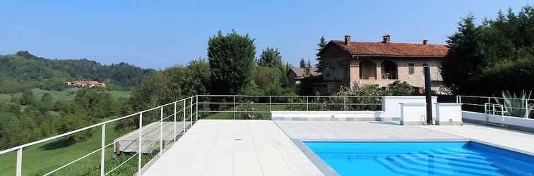 Khác Attractive Holiday Home in Brozolo With Private Pool