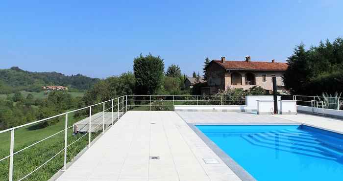 Khác Attractive Holiday Home in Brozolo With Private Pool