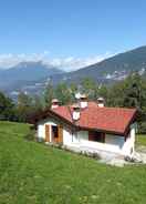 Imej utama Beautiful House in Fonzaso Overlooking Feltre and the Mountains