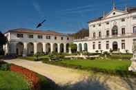 อื่นๆ Historic Venetian Style Castle in Piombino Dese With Pool