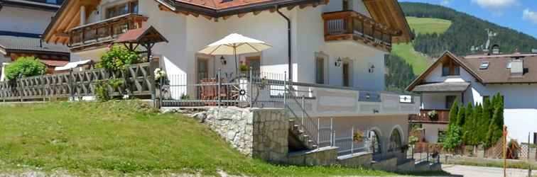 Lainnya Modern Apartment in San Vigilio di Marebbe With Balcony