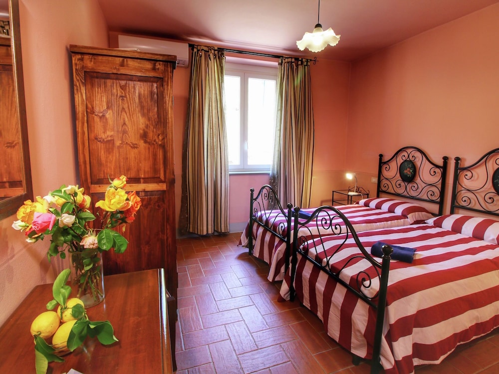 Others 5 Quaint Villa in Lucignano Italy With Private Pool