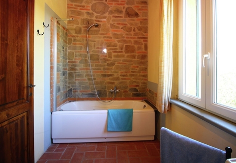 Others Quaint Villa in Lucignano Italy With Private Pool