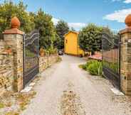 Others 5 Tasteful Cottage in Cortona With Swimming Pool