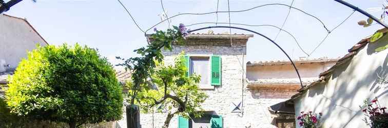 Others Rustic Holiday Home in Cortona in the Historic Center