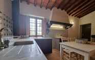 Others 4 Attractive Apartment in Pietrasanta With Private Garden