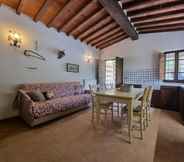 Others 7 Attractive Apartment in Pietrasanta With Private Garden