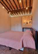 Room Attractive Apartment in Pietrasanta With Private Garden