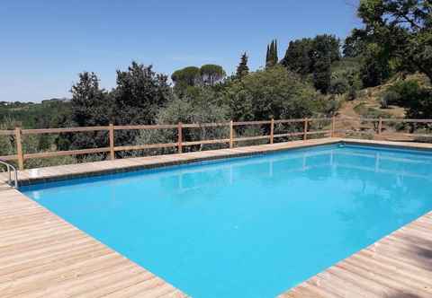 Others Inviting Holiday Home With Swimming Pool