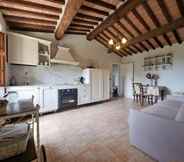 Lain-lain 4 Serene Apartment in Pietrasanta With Private Pool