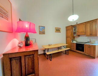 Lain-lain 2 Spacious Apartment in Volterra in the Historic Centre