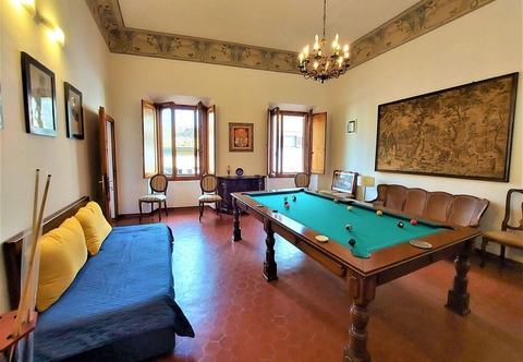 Lain-lain Spacious Apartment in Volterra in the Historic Centre