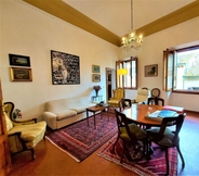 Lain-lain 5 Spacious Apartment in Volterra in the Historic Centre