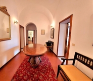 Lain-lain 6 Spacious Apartment in Volterra in the Historic Centre