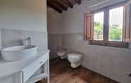 Lainnya 7 Spacious Holiday Home in Pietrasanta With Private Pool