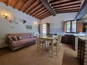 Lainnya 4 Spacious Holiday Home in Pietrasanta With Private Pool