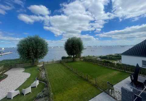 Others The Most Beautiful View of Friesland, From This Apartment on the Sneekermeer