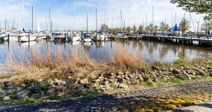 Others Modern Houseboat in Volendam With Shared Pool