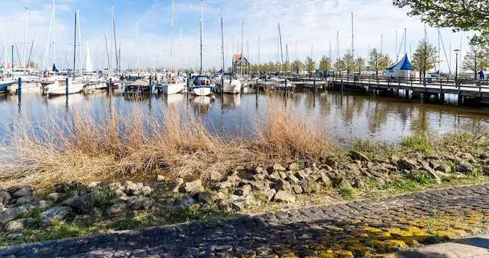 Others Modern Houseboat in Volendam With Shared Pool