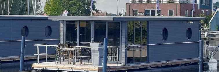 Others Luxury Houseboat in Volendam Marina