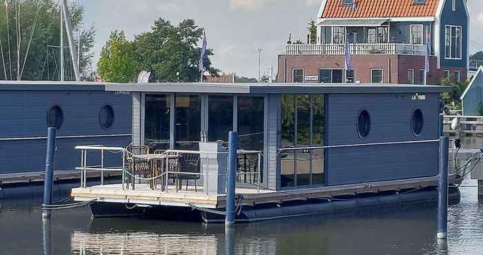 Others Luxury Houseboat in Volendam Marina