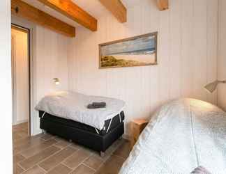 Lainnya 2 Holiday Home Hazenborgh in Callantsoog With Sauna Near Beach