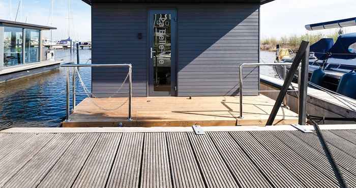 Others Beautiful Houseboat in Marina of Volendam With Shared Pool