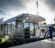 Others 4 Luxury Houseboat With Roof Terrace and Stunning Views Over the Sneekermeer