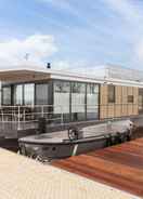 Imej utama Luxury Houseboat With Roof Terrace and Stunning Views Over the Sneekermeer