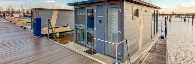 Others Modern Houseboat in Marina of Volendam With Swimming Pool