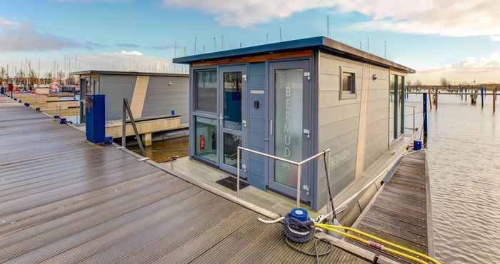 Others Modern Houseboat in Marina of Volendam With Swimming Pool