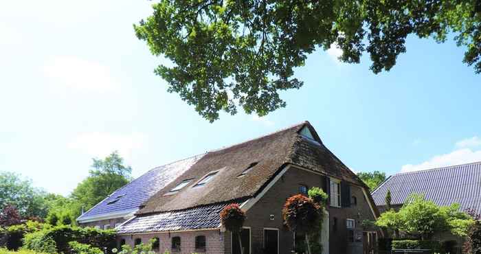 Lainnya Modern Residential Farmhouse in the Village in Dalerveen With Terras