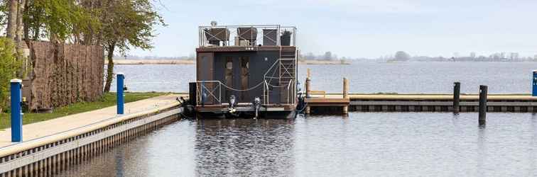 Others Luxury Houseboat With Stunning Views Over the Lake Including Sup Boards