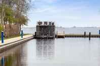 อื่นๆ Luxury Houseboat With Stunning Views Over the Lake Including Sup Boards